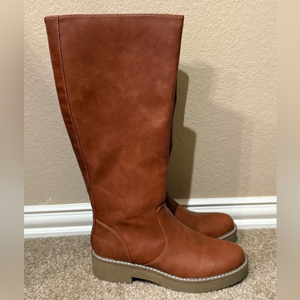 Universal Thread Camel Boots